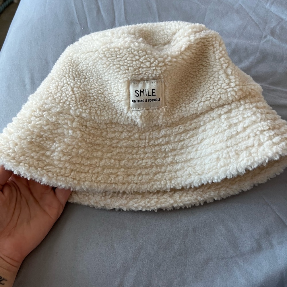 H&M cute bucket hat